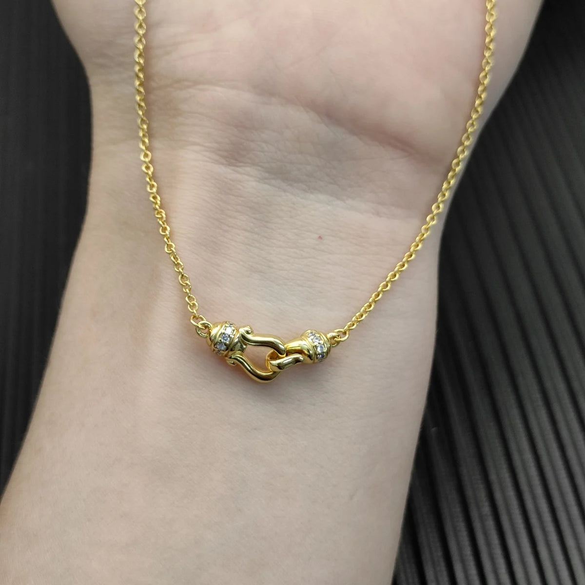 FASHIONISTA DY High-Quality Silver-Plated 16.2mm Petite Clasp Diamond Necklace. Gold-Plated Diamond Necklace. Jewelry .
