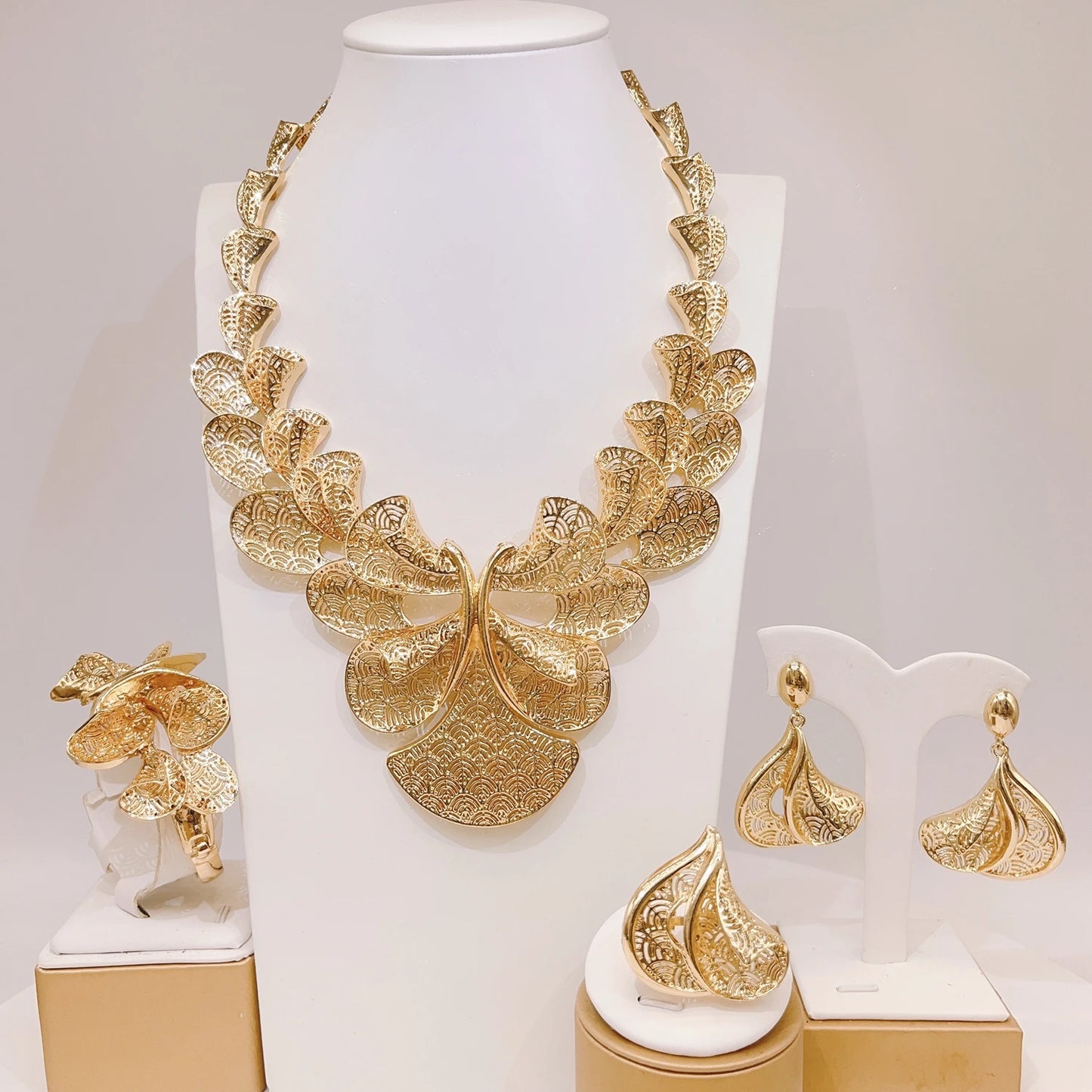 Zhuerrui High Quality Gold Jewelry Sets Simple Silver Bridal Necklace Jewelry Set Fashion Women's Costume Accessories H00751