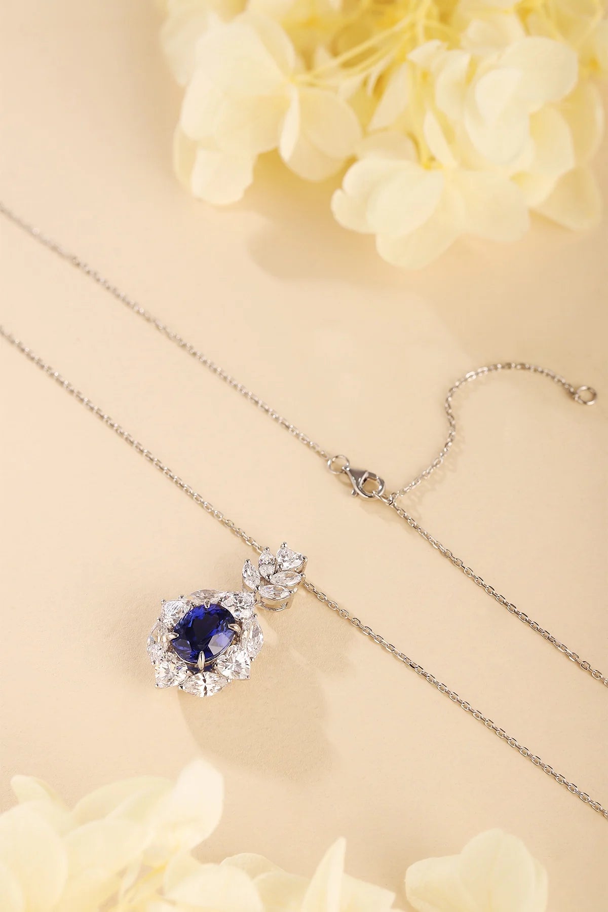 Gemfiori Anster 925 Sterling Silver High-quality Cultivated Sapphire Necklace - Suitable for Parties or As a Gift