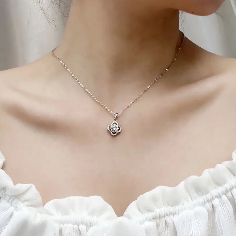 Blingbling VVS D 1ct 2ct 3ct Moissanite Stones 925 Sterling Silver Four Leaf Clover Necklaces