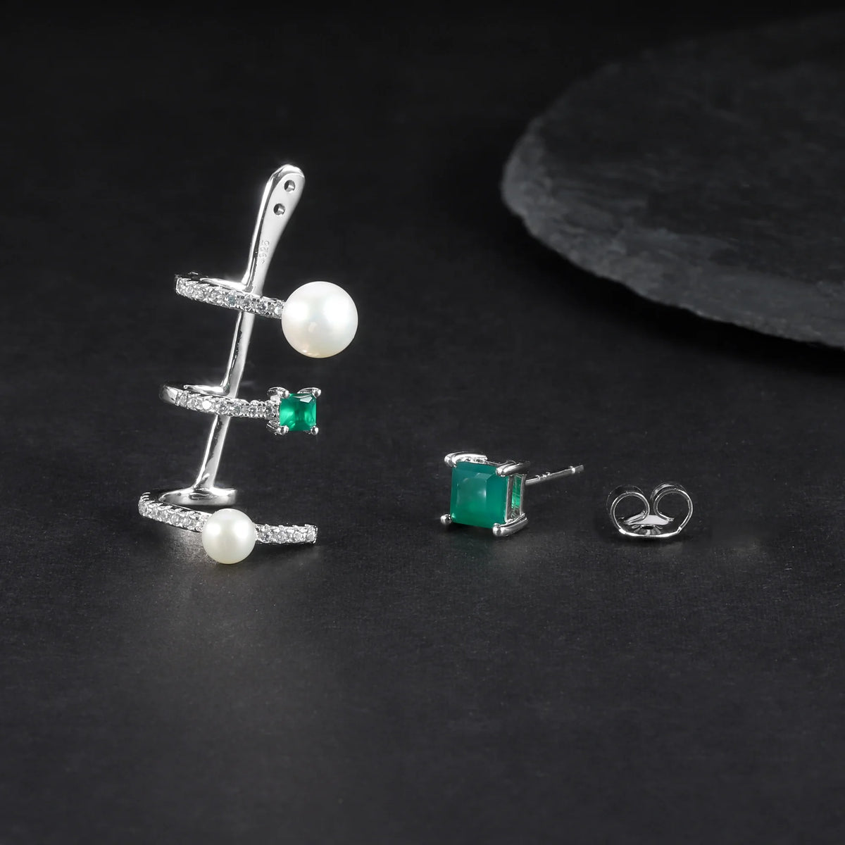 ArtistA C5793 Abiding Stylish Green Agate Side Stone Natural Freshwater Pearl 925 Silver Stud Earrings Ear Cuff Earrings Set for Women