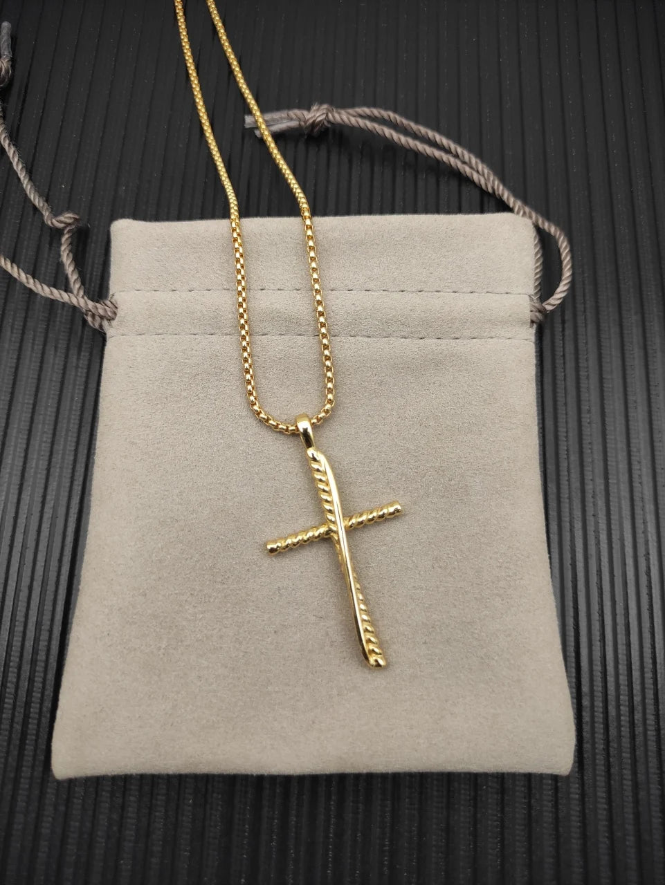 DY High-Quality Silver-Plated Cross Diamond Necklace. Gold-Plated Diamond Necklace. Jewelry Wholesale.