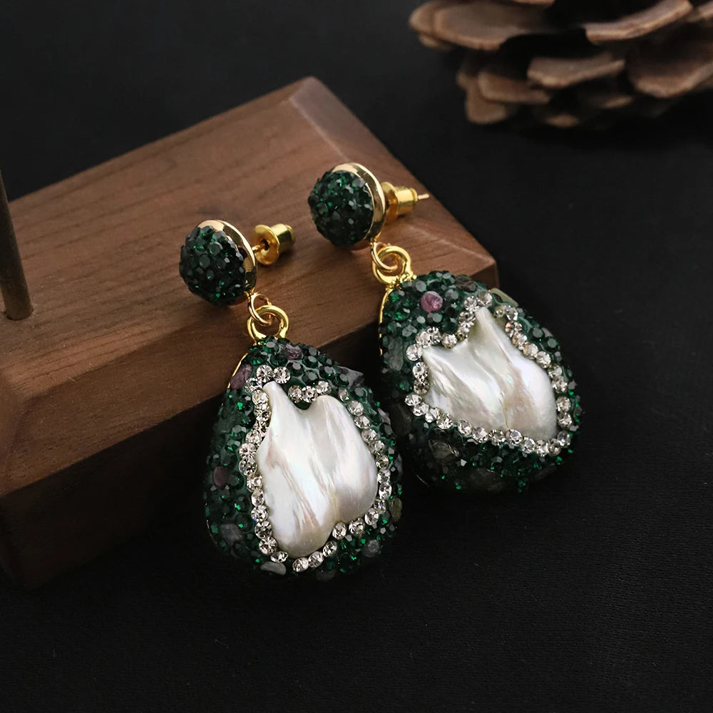 Natural Baroque Pearl Inlaid Zircon Green Earrings for Women Korean Classic Vintage Fashion Jewelry Stud Earrings GE1602