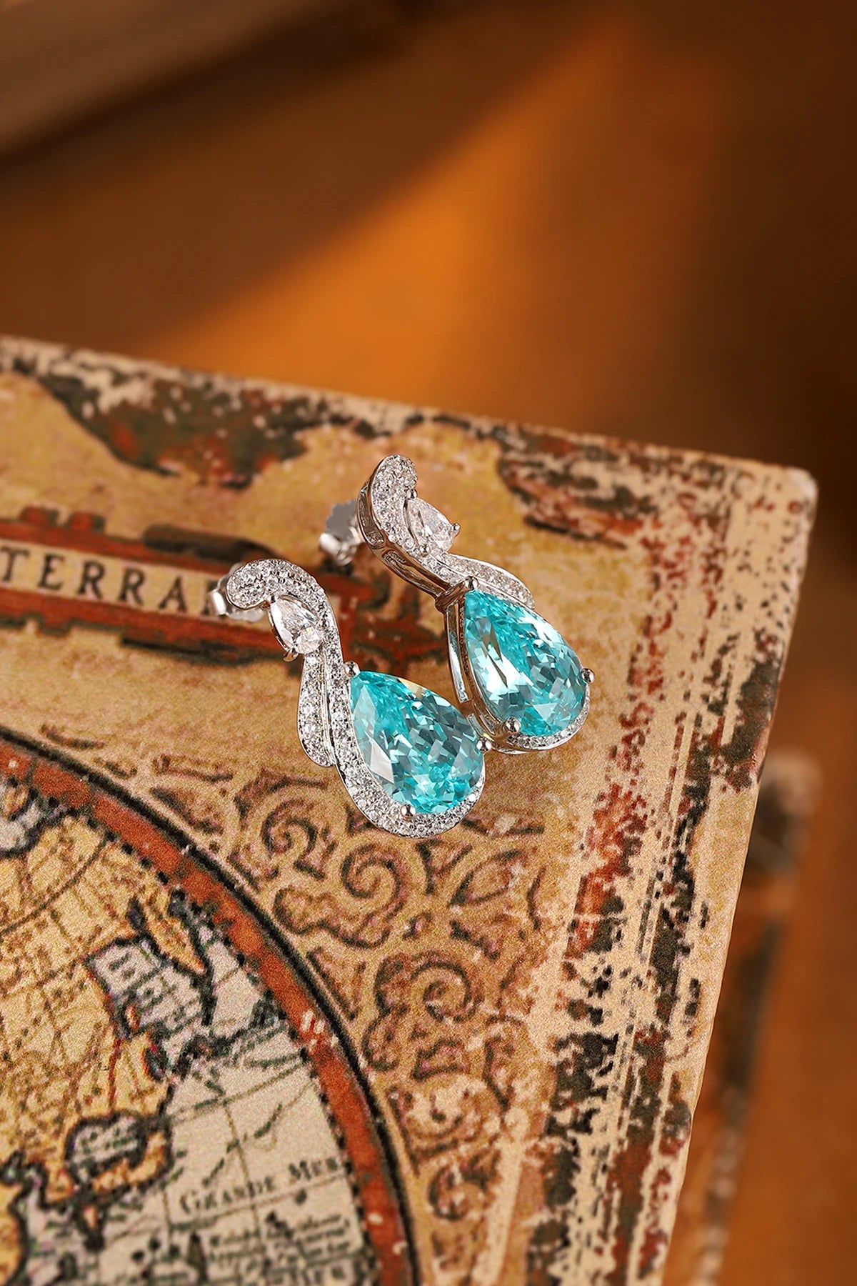 Gemfiori Custom Women's Perabia fusion Pear Earrings 925 Sterling Silver Customized Symmetrical Design Earrings for Jewelry