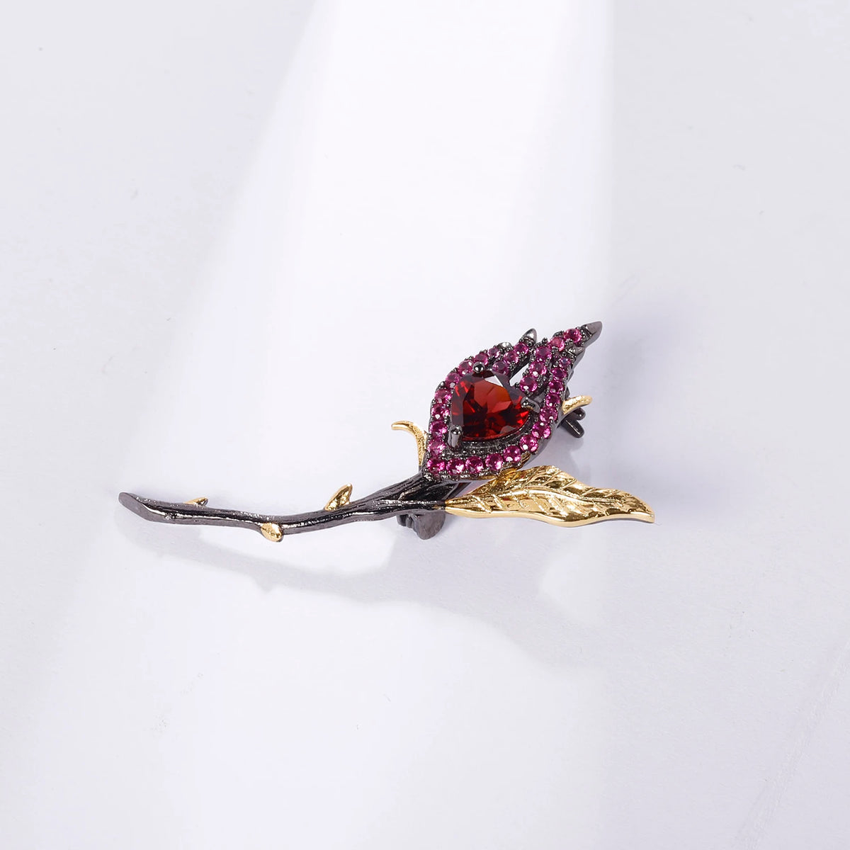 ArtistA Abiding Gold & Black Gun Plated Heart Inspired Natural Garnet Leaf Vine Branch Bud 925 Jewelry Set for Mother Day Anniversary