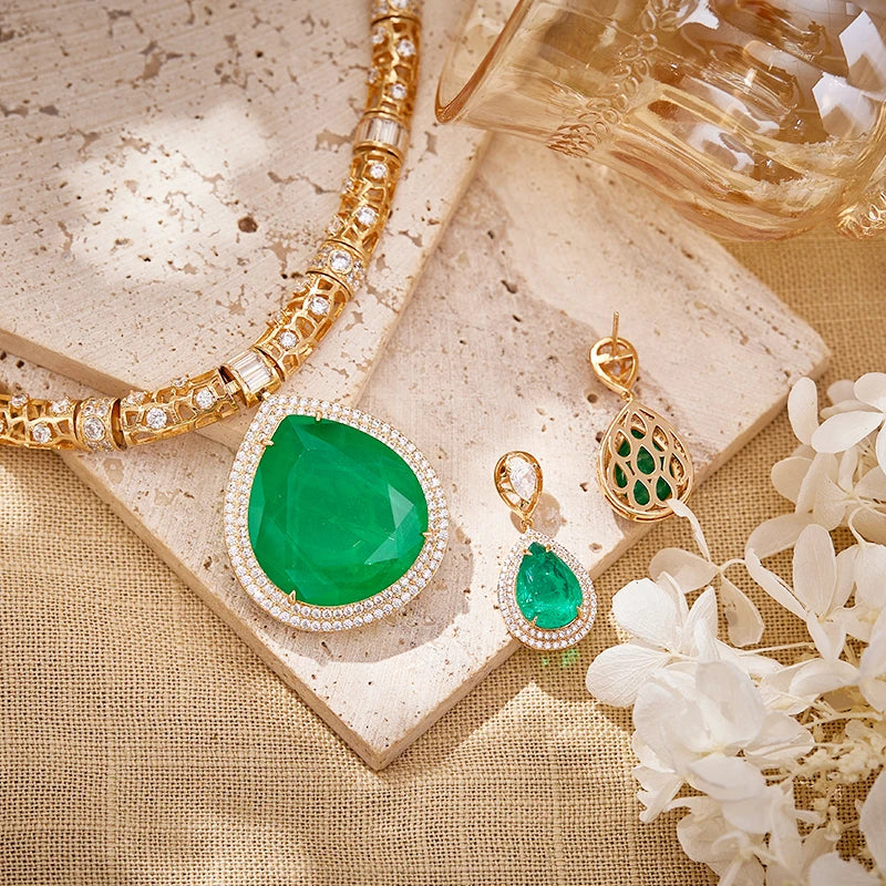 2025 Fashion Luxury Jewelry Set Necklace Earrings Hollow Chain Inlaid Texture Gemstone Heavy Craftsmanship Women's Jewelry