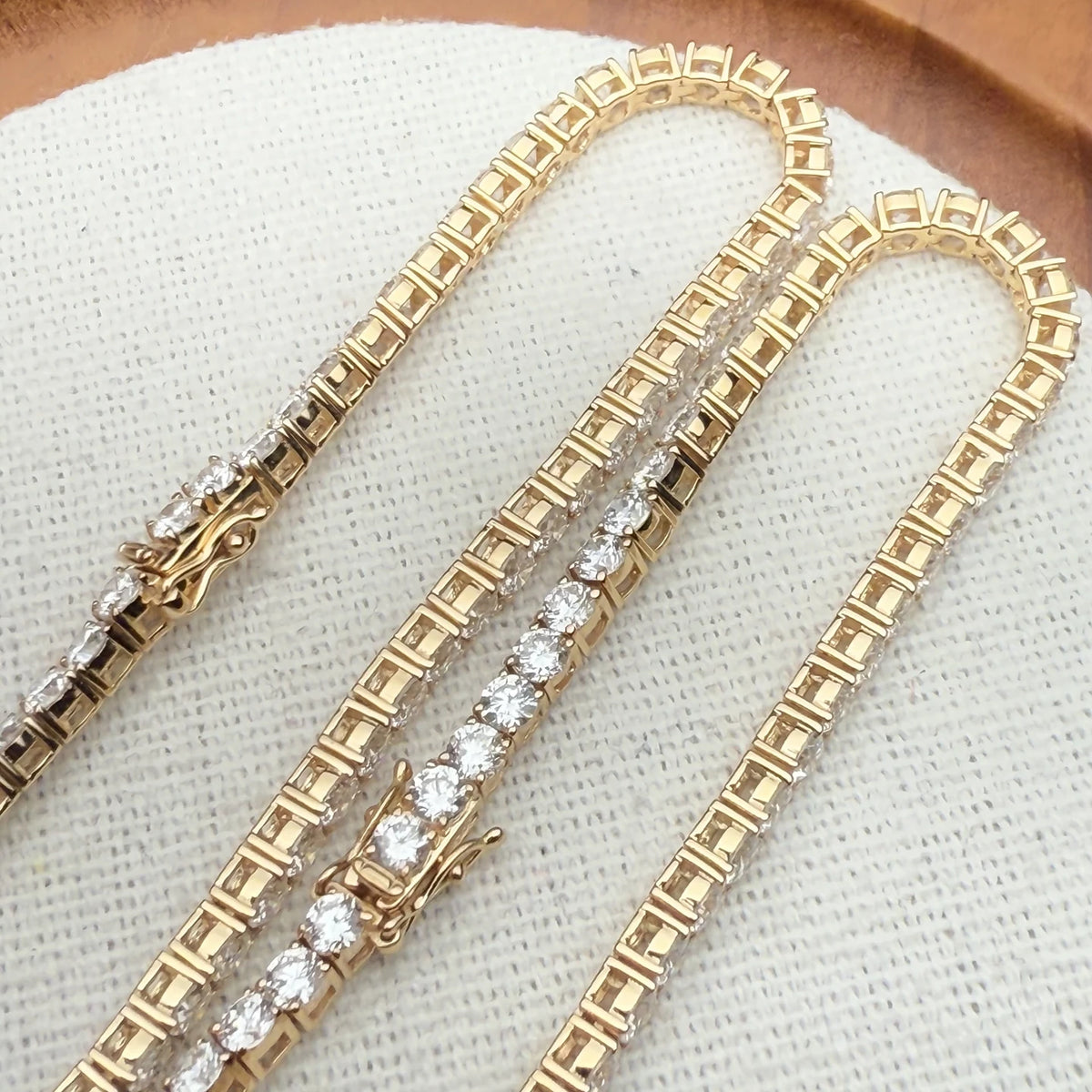 ArtistA 18K 2.5mm Round Lab Diamond White Gold Tennis Bracelet for Gift