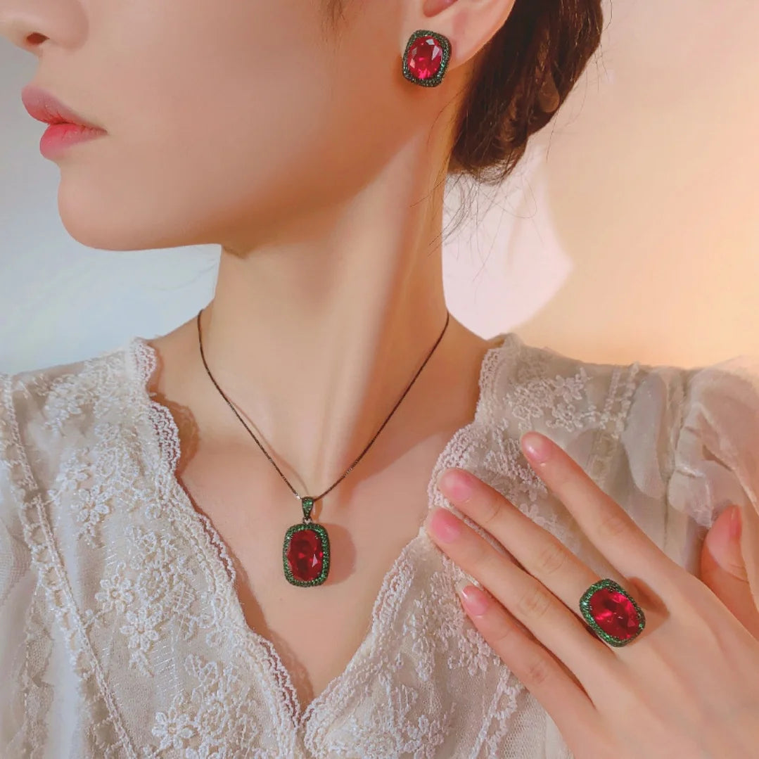 S&S Black Gold Red Corundum Zircon Jewellery Set – Pendant, Ring & Earrings – Collection