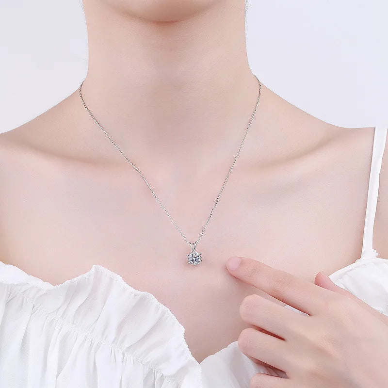 ArtistA Classic 925 Silver Round Cut 1ct VVS GRA Moissanite Necklace Snowflake Diamond Pendant Jewelry Set for Gifts Fir Girlfriend