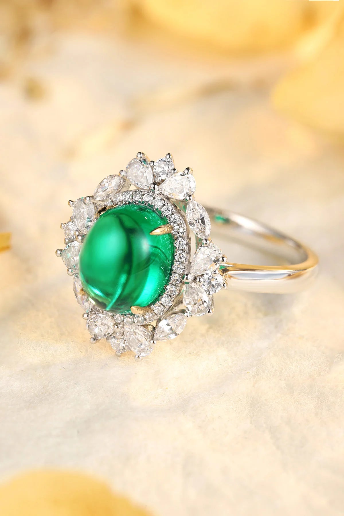 Gemfiori Custom Jewelry Ring 18k Gold Ring with Lab Grown Emerald and CVD Diamond from Shenzhen Gemfiori Wuzhou Gems