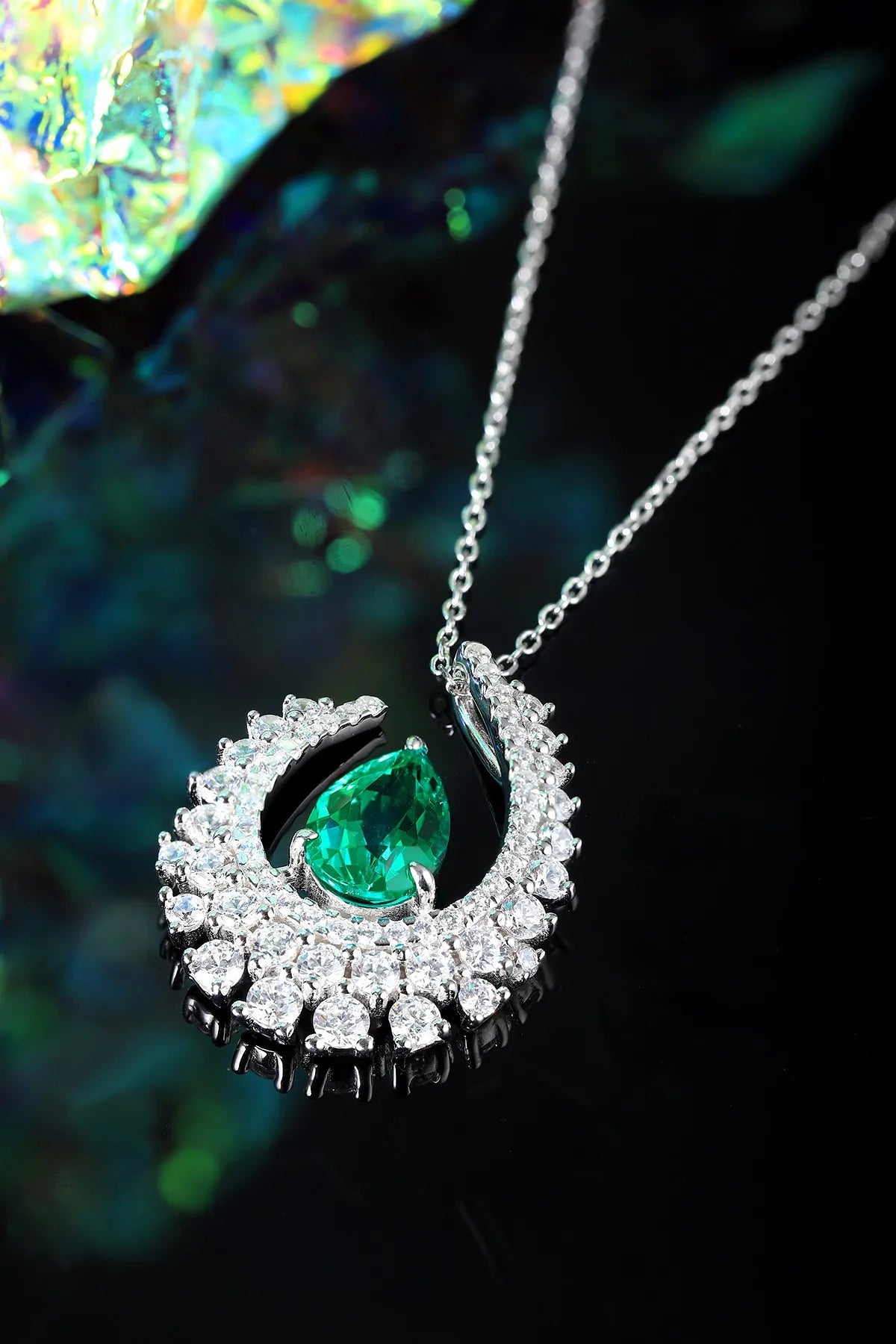 Gemfiori Anster 925 Sterling Silver High-quality Cultivated Emerald Necklace - Suitable for Parties or As a Gift