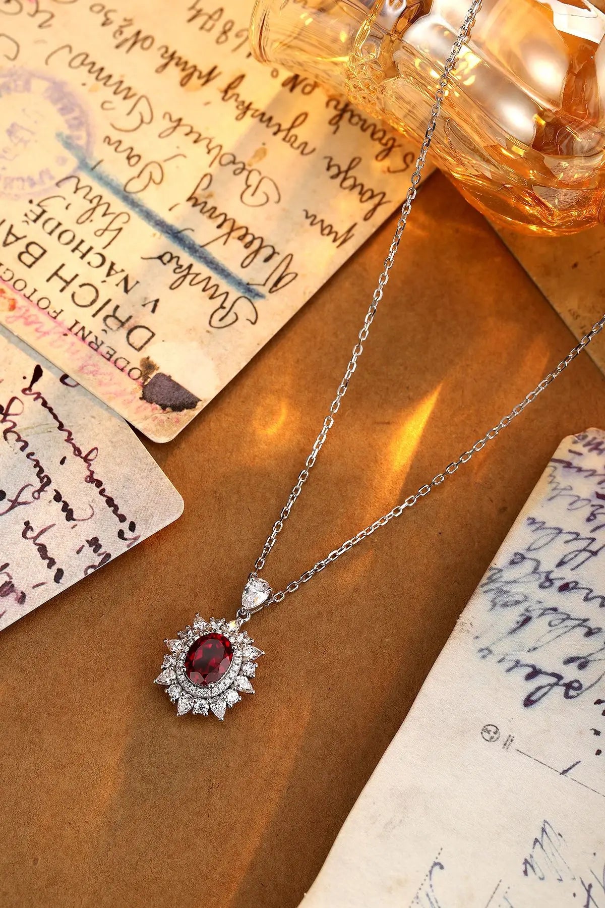 Gemfiori Anster 925 Sterling Silver High-quality Cultivated Ruby Necklace - Suitable for Parties or As a Gift