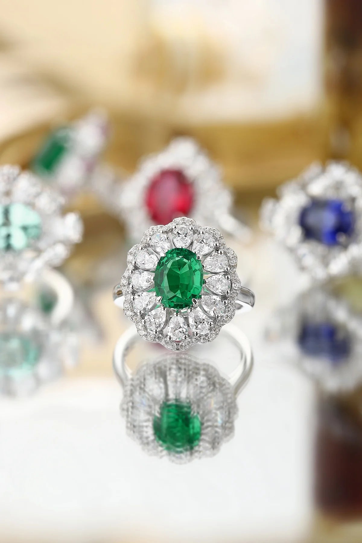 Gemfiori S925 Silver Cultivated Emerald Ring Main Stone: 1.705CT Side Stones:3.63CT Weight: 5.82g