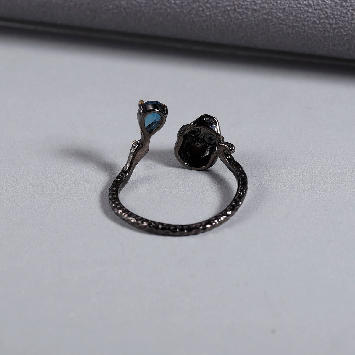ArtistA Abiding Fine Jewelry Halloween Day Black Gun Plated London Topaz 925 Sterling Silver English Lock Earrings Ring Necklace Set