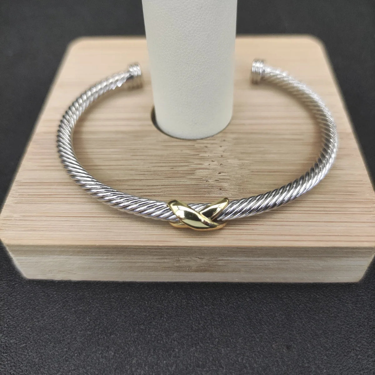 FASHIONISTA DY High-Quality Silver X Bracelet, Luxurious Unisex Gold XX Classic Bracelet, Jewelry