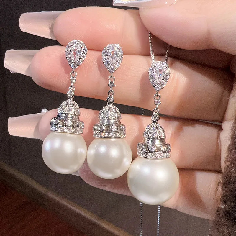 Gemfiori High Quality Shiny Jewelry Brass Gold-plated Inlaid with White Pearl Temperament Tassel Set