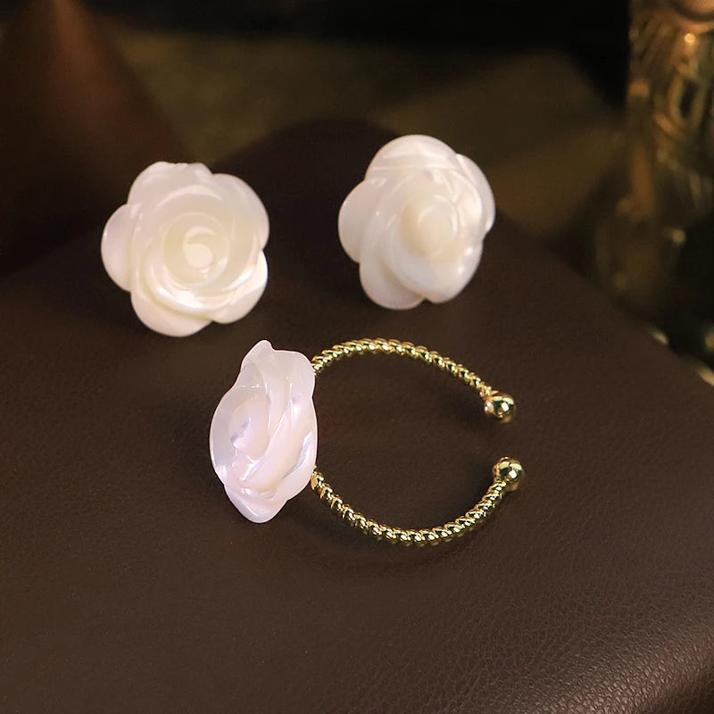 GLSEEVO Natural Shell Flower Jewelry Set for Women Wedding Bridal Engagement Daily Wear Shell Floral Jewelry Set Dainty Jewelry
