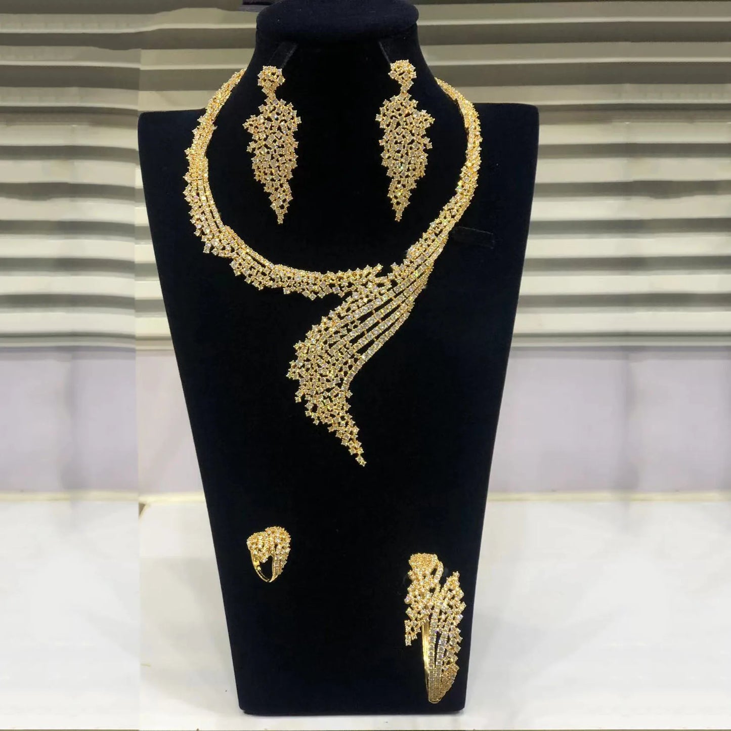 Zhuerrui American High Quality Gold Brass Jewelry Set Cheap Wedding Bridal Jewelry Sets Hot Selling Customized Luxury HZ23200167