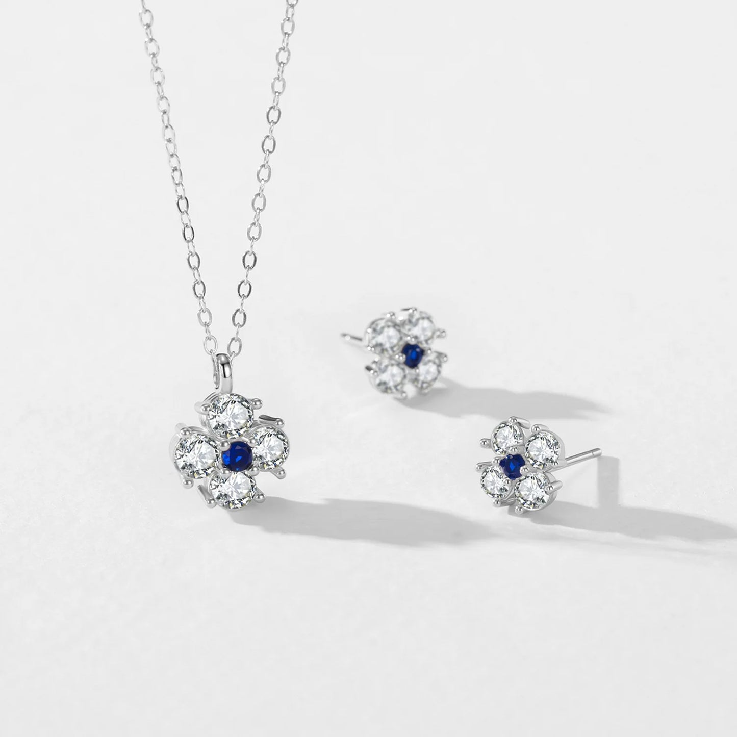 925 Silver Fresh Full Diamond Four Leaf Flower Earnail Necklace Elegant Blue Diamond Jewelry Set Gift Set