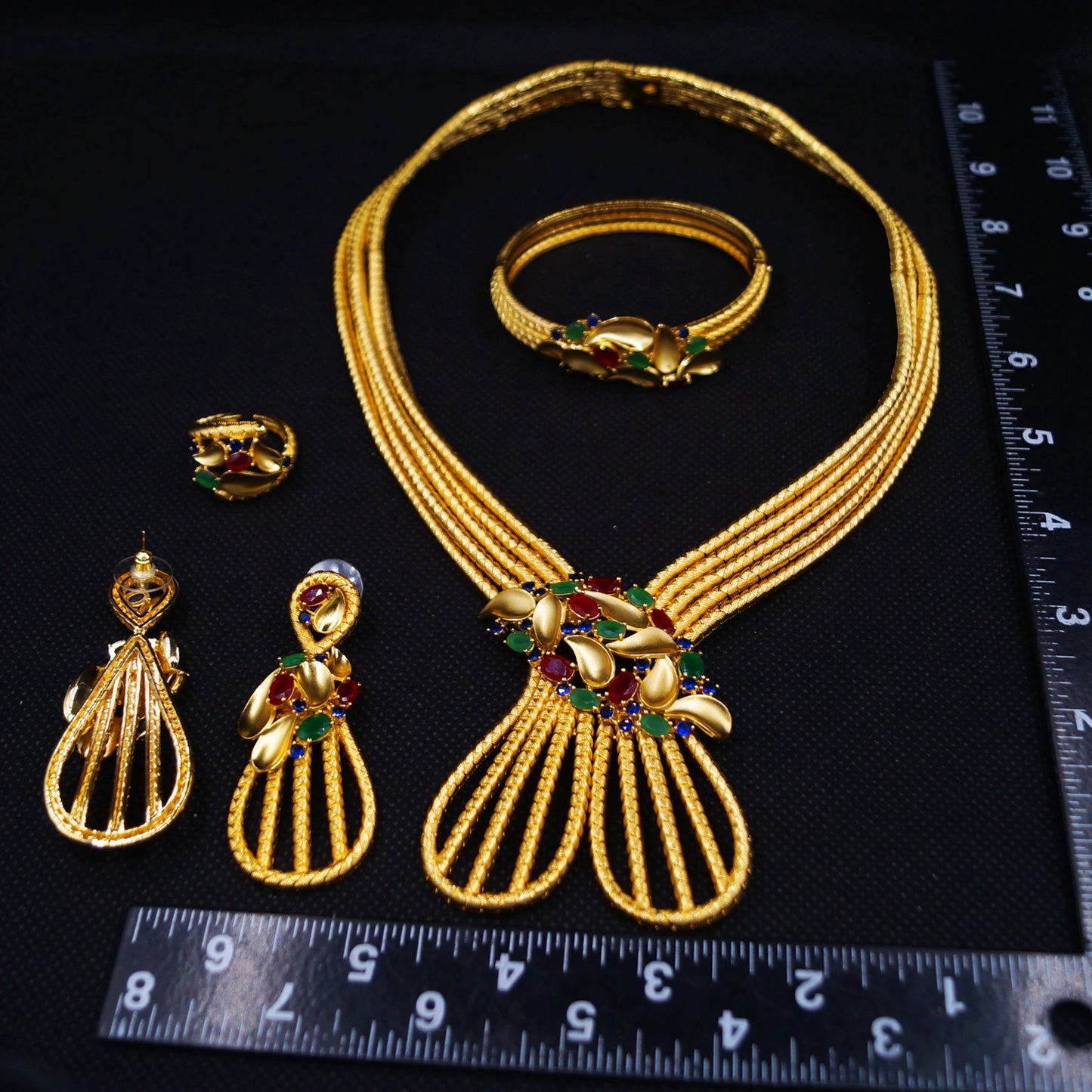 Zhuerrui New Design Sense Jewelry Set American High-end Diamond Series Ladies Classic Inheritance Wedding Four SetsHZ24748