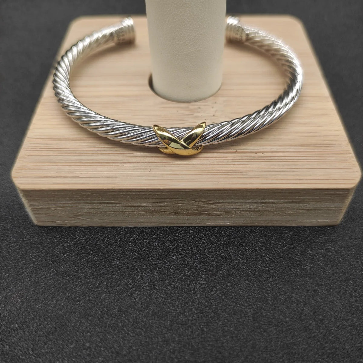 FASHIONISTA DY High-Quality Silver X Bracelet, Luxurious Unisex Gold XX Classic Bracelet, Jewelry