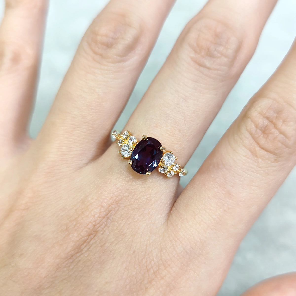 ArtistA OL0897 Abiding Dainty 14K Yellow Gold Plated 925 Sterling Silver White Cz Oval Cut 6x8MM Color Change Alexandrite Ring