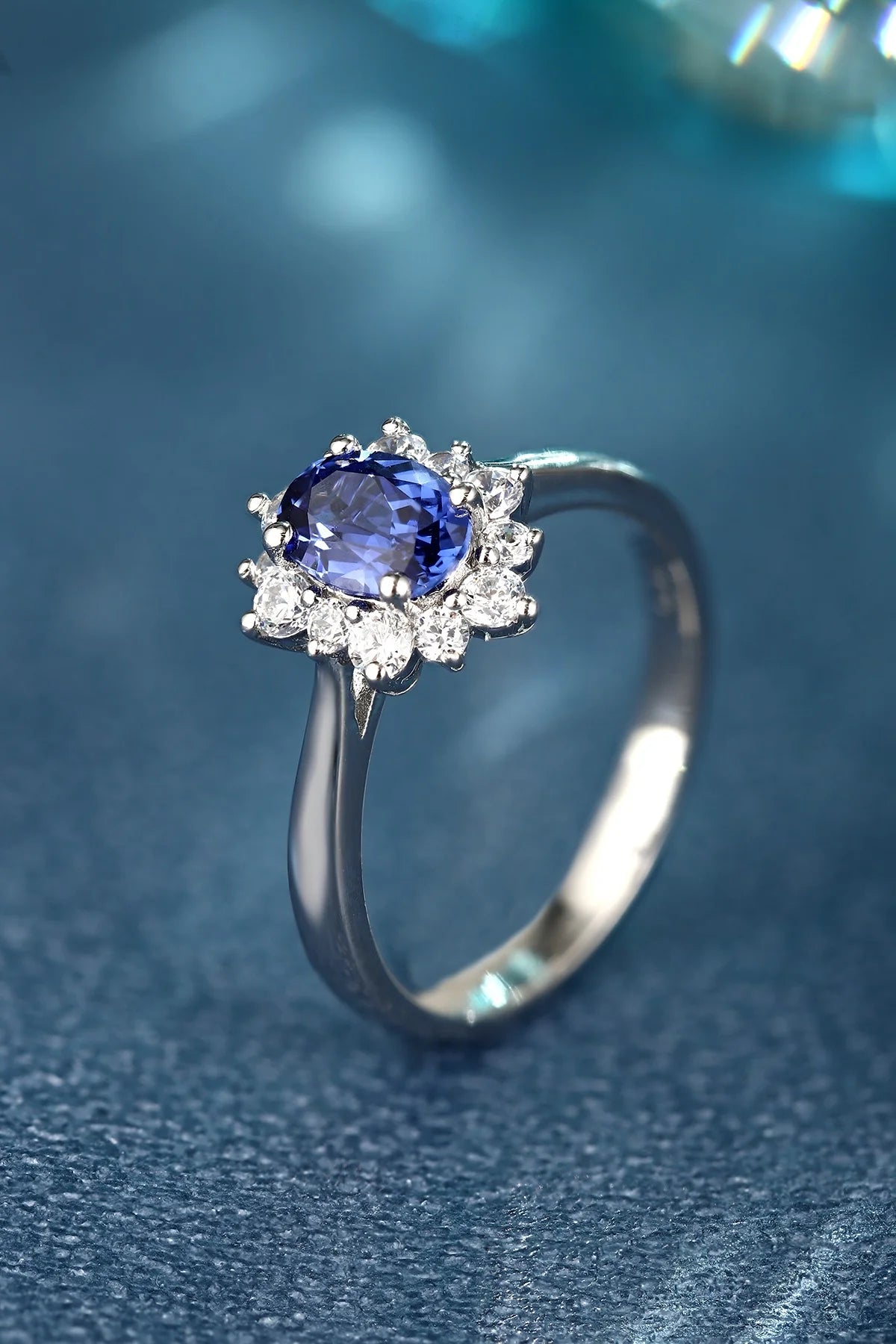 Gemfiori Jewelry Trendy High Quality S925 Silver Cultivated Sapphire Ring Unisex Engagement Ring for Wedding Party or Gift