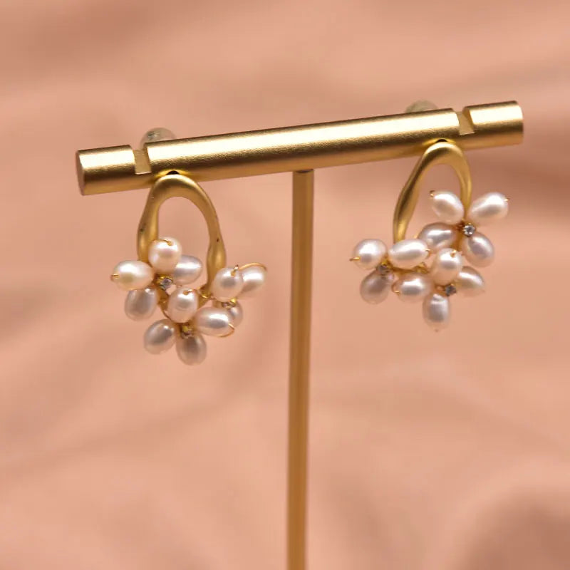 New Jewelry Natural Pearl Drop Earrings 18K Gold Plated Jewelry Korean Designer Jewelry Flower Earrings for Women Wholesale Bulk