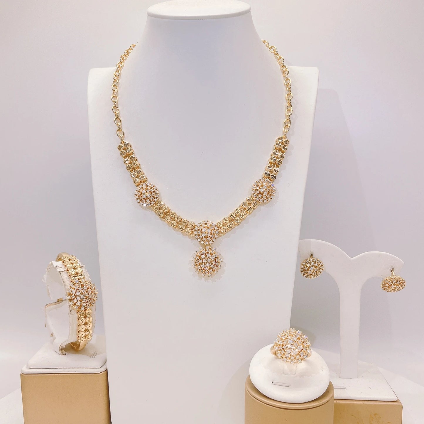 Zhuerrui Nigerian 18k Gold Plated Jewelry Set Brazil Gold Designer Wedding Jewellery Set  HM2502519