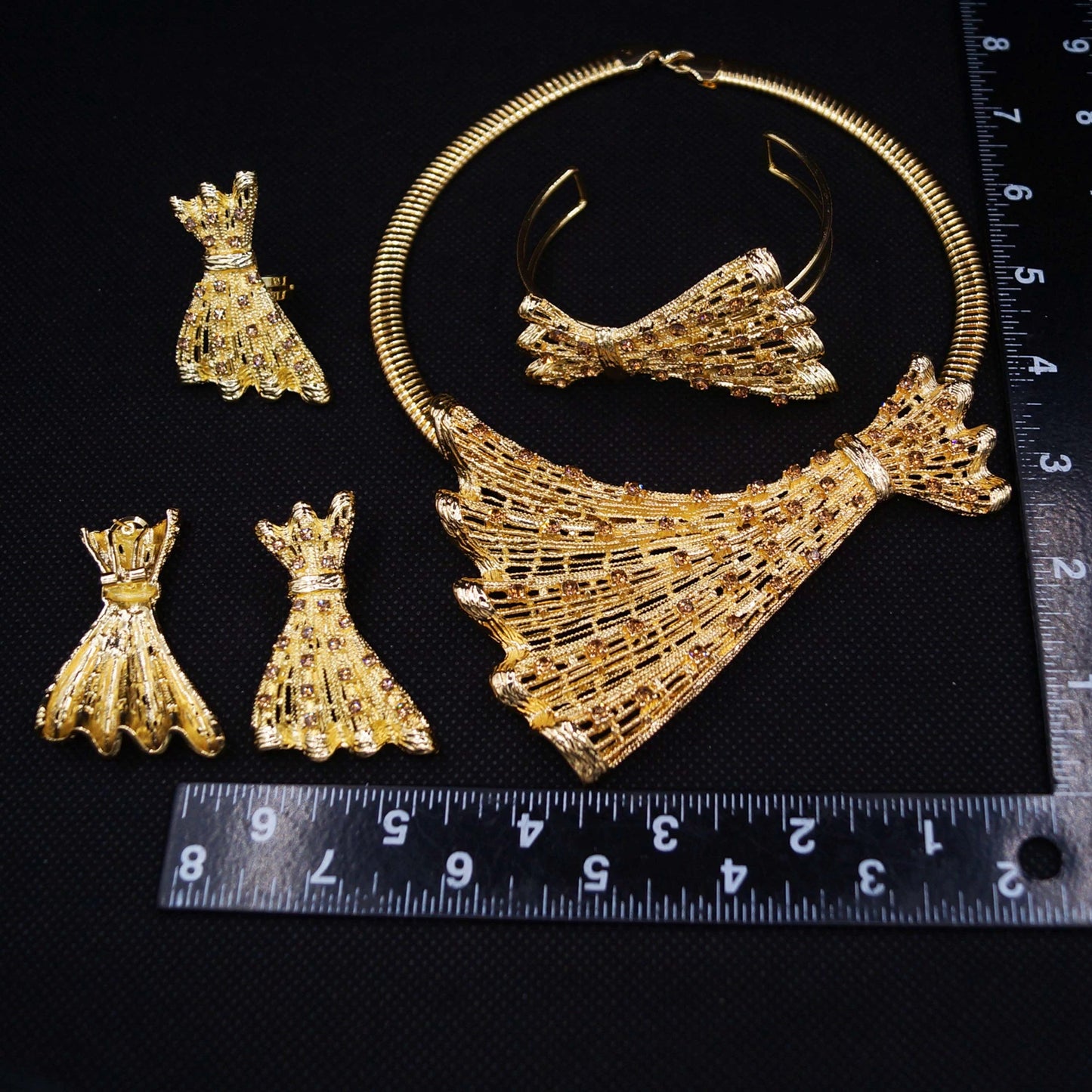 Zhuerrui Hot Selling Diamond Set High Quality Jewelry Set Brass Gold Plated Bow Earrings Dubai Wedding Jewelry Four SetsH00771