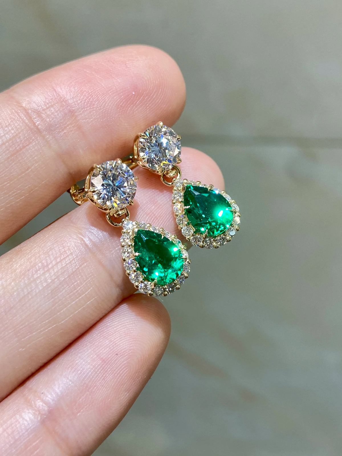 Gemfiori Anster Fine Jewelry 14k Gold White 1 Ct Lab Grown Cvd Vvs Diamond Lab Emerald Stud Earrings for Gift