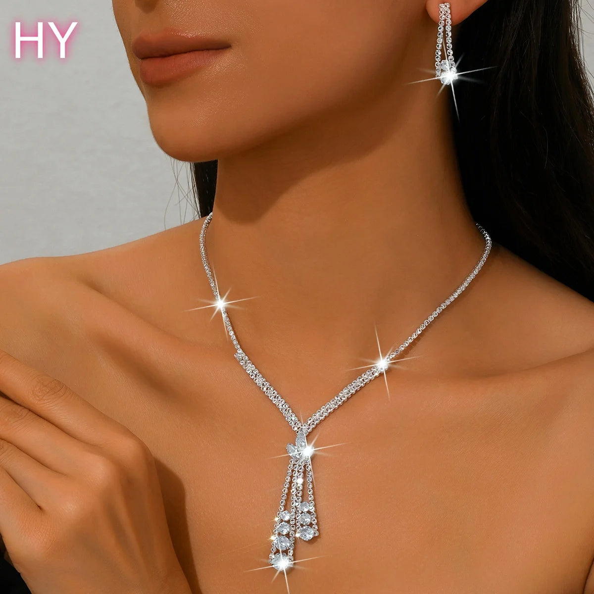 HY Wholesale Accessories: Diamond-Studded Geometric Tassel Necklace for Women - High-End Clavicle Chain