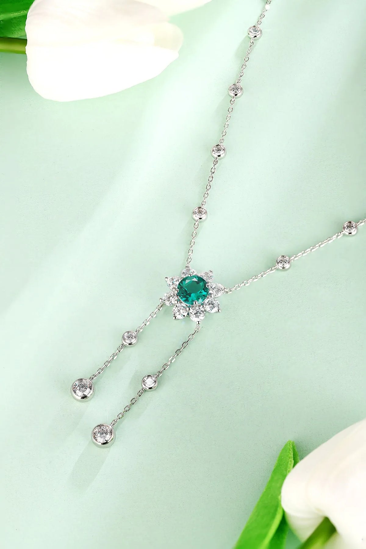 Gemfiori Anster 925 Sterling Silver High-quality Cultivated Emerald Necklace - Suitable for Parties or As a Gift