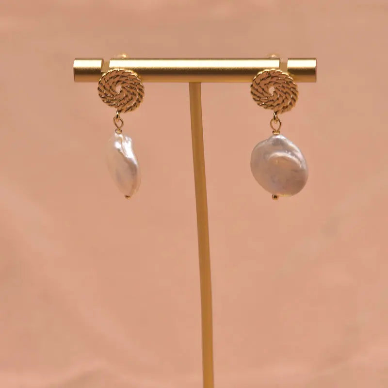 New Yiwu Jewelry Wholesale Natural Baroque Pearl for Women Flower Drop Earrings 18K Gold Plated Fashion Designer Jewelry