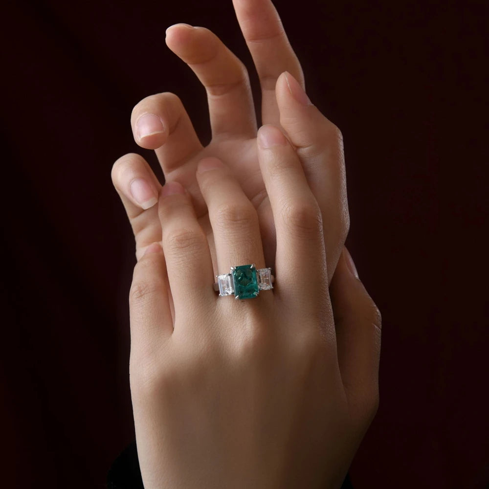 MuShan Jewelry Factory New Pure Silver 4ct Simulated Emerald 8*11 High Carbon Diamond Ring Is Versatile for Europe and America