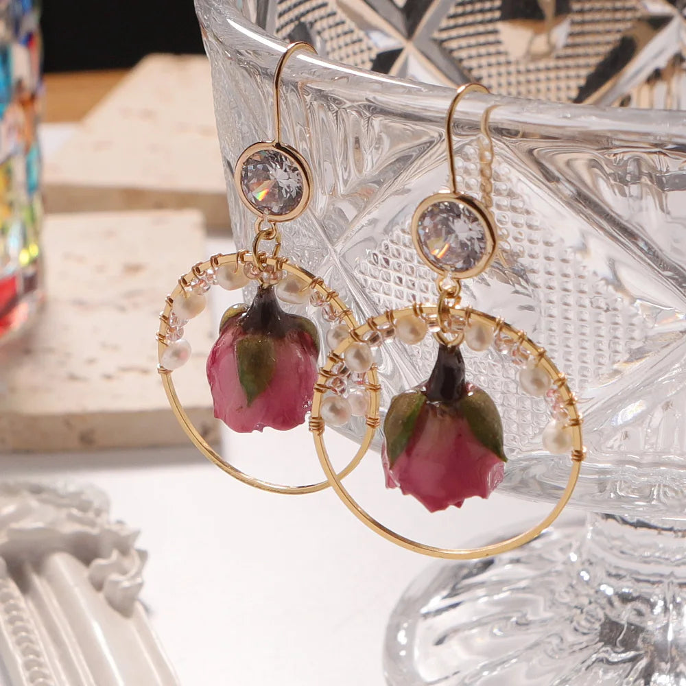 Popular European and American Niche Design Sense Rose Earrings, Natural Pearl Temperament Earrings, Women's Fashion Earrings