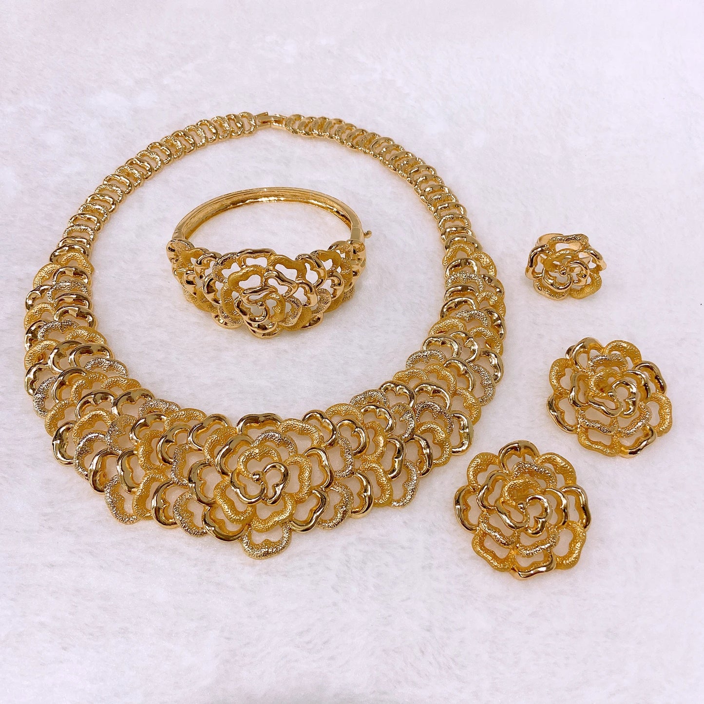 Zhuerrui Nigerian 18k Gold Plated Jewelry Set Brazil Gold Designer Wedding Jewellery Set Fashion Necklaces Jewelry Sets I006220