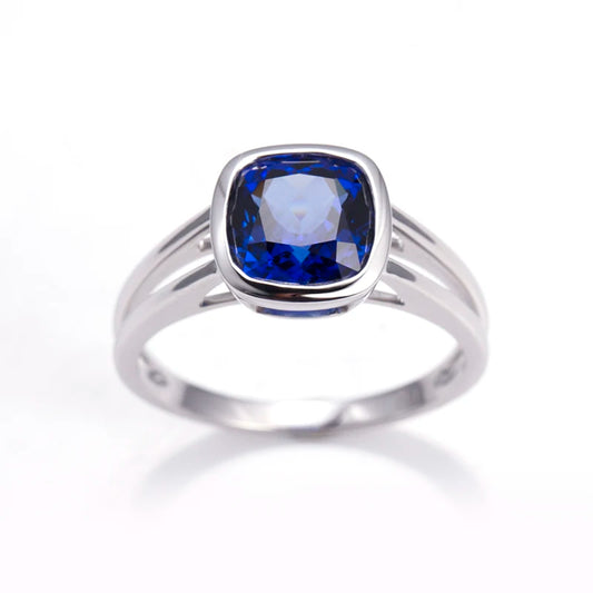 MSR-1219 Customized Jewelry 18K White Gold Cushion Royal Blue 8*8mm Lab Grow Sapphire Ring