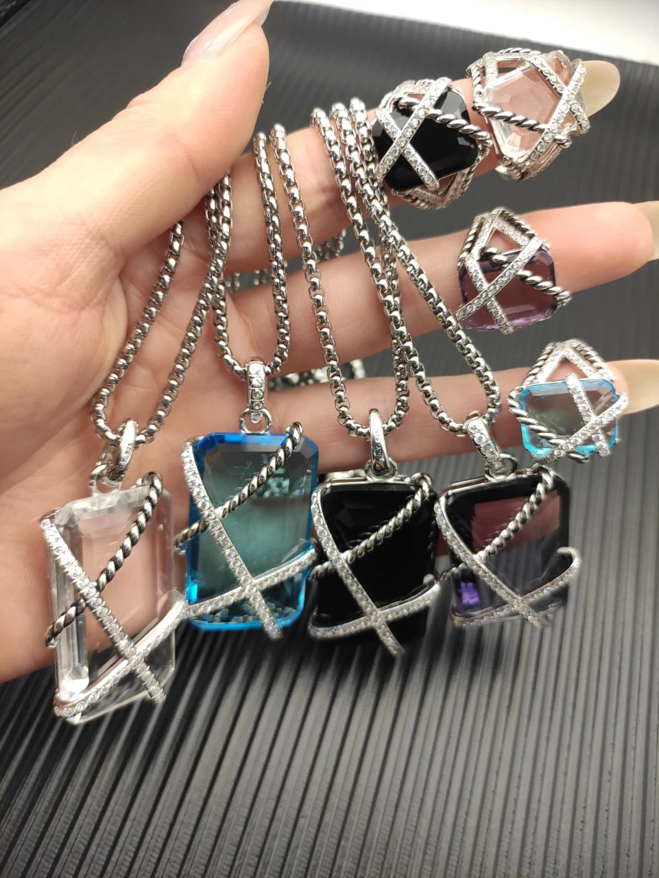 DY High-Quality Silver-Plated Diamond-Embellished Necklace, Colored Gemstone Necklace. Jewelry Wholesale.