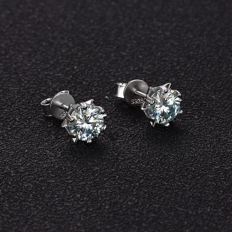 ArtistA Factory Jewelry 0.3-1CT Sparkling Round Moissanite Snowflake-Claw-Set Butterfly-Clutch 925 Silver Everyday Elegance Stud Earring