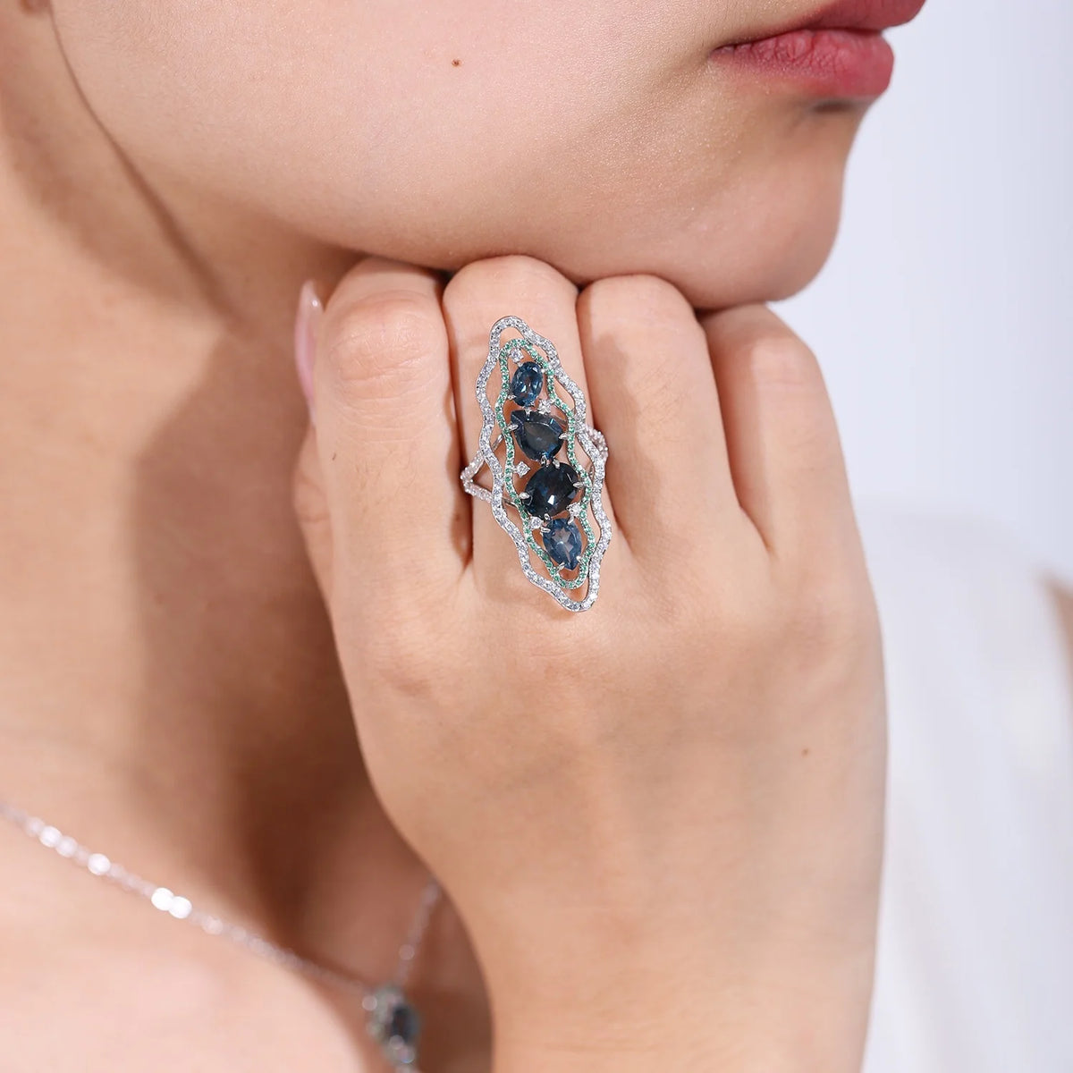 ArtistA W0437 Abding Women Fine Jewelry Handmade 925 Silver London Blue Topaz Gemstone Peanut Shape 3 Pieces Jewelry Set