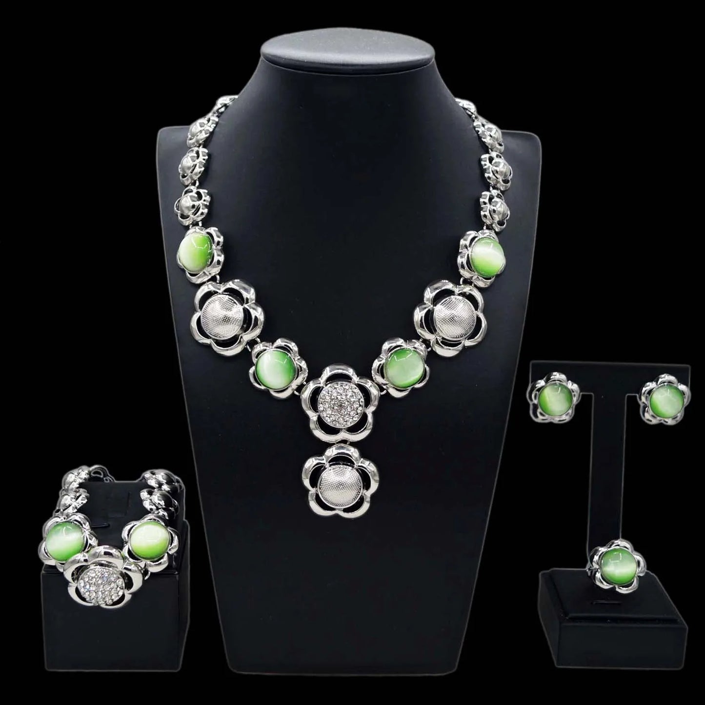 Zhuerrui Fashionable Gold Plated Jewelry Set Three Color Flowers Necklace Bracelet Jewelry Sets Exquisite Women's Luxury HA20063