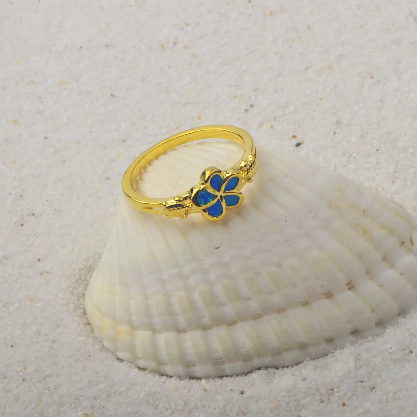 Cute Four-Leaf Clover Bee Opal Ring | Blue Iridescent Gem Gold-Plated Band | Lucky Nature-Themed Jewelry for Women Trendy Style