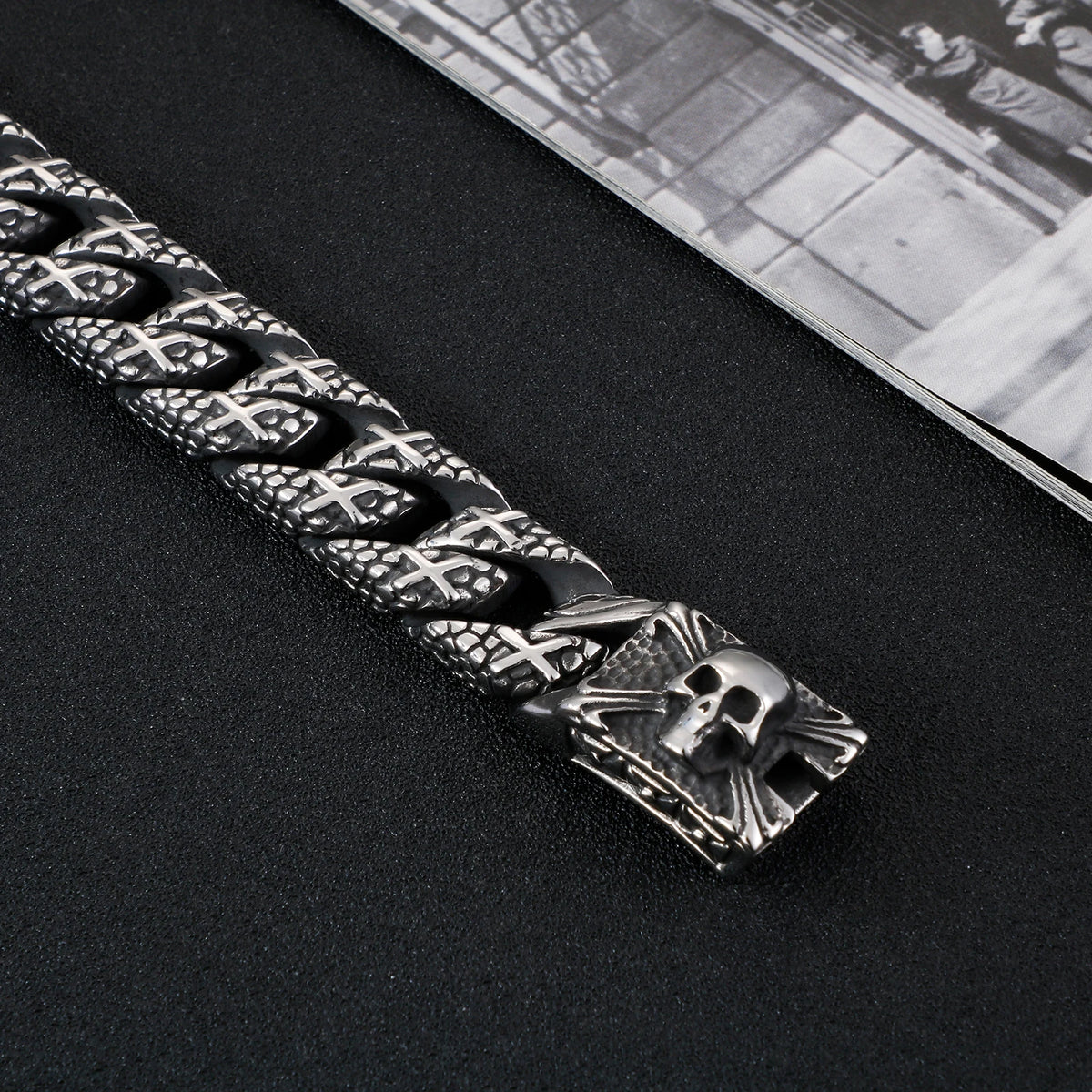 VIKING Mens Punk Pirate Skull Snake Skin Curb Chain Bracelet – Silver Stainless Steel