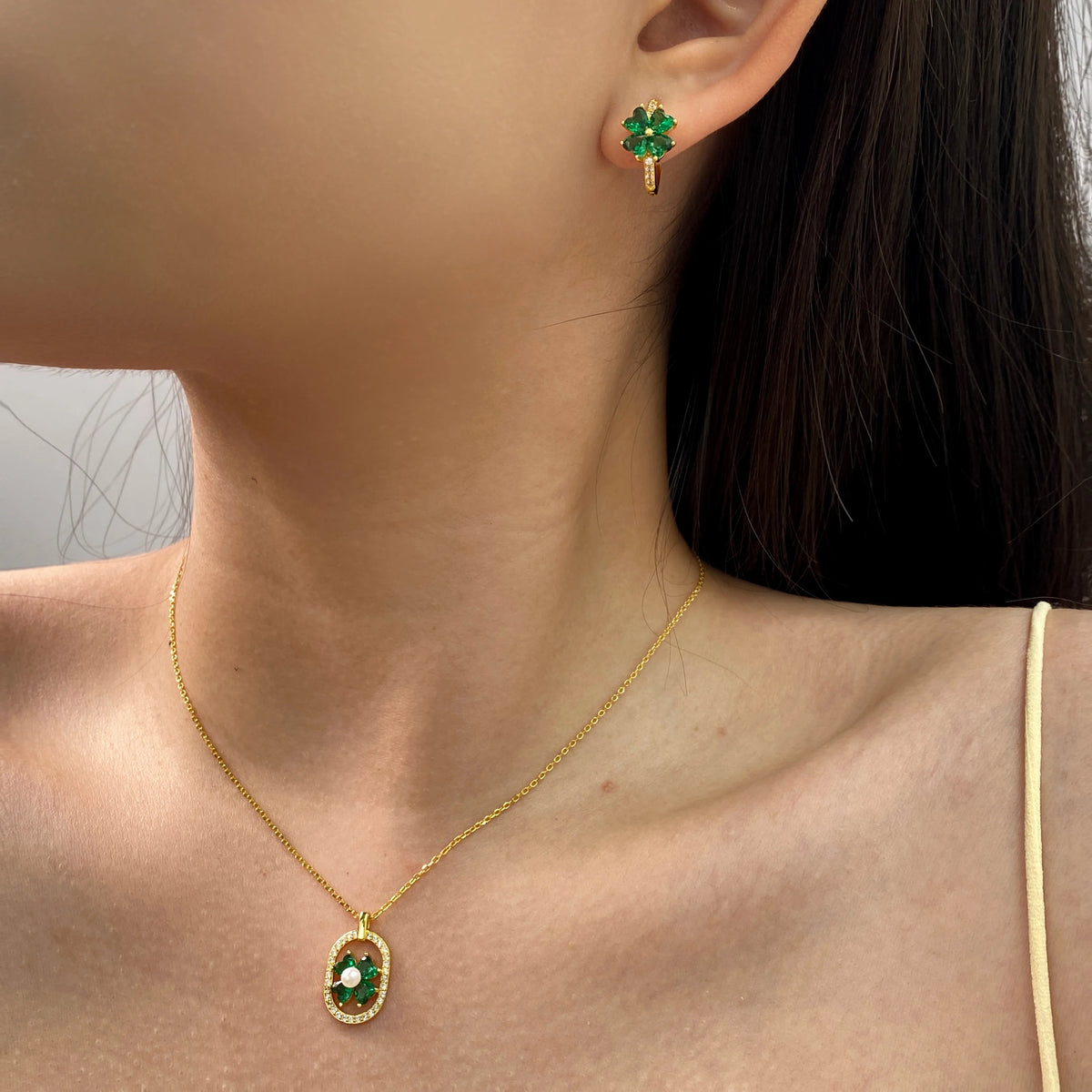 ArtistA Yinshiqi 925 Silver Jewelry Set for Women 18K Gold Plated Flower Green Zircon Hoop Earrings Necklace Bracelet Parties Weddings