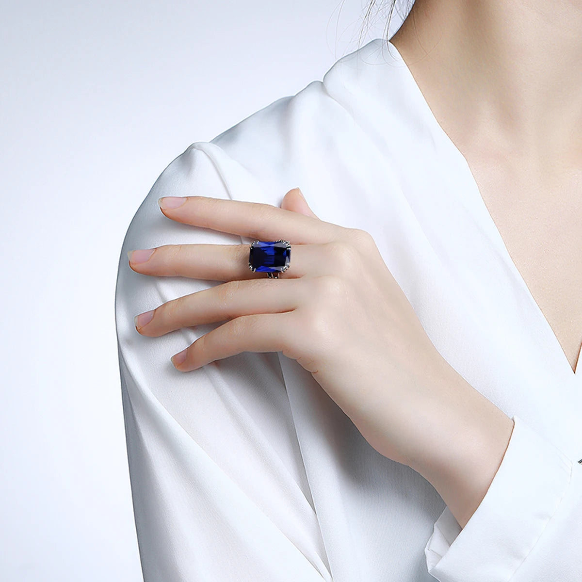 ArtistA Sapphire Blue Stone Zircon Crystal Sterling Silver Jewelry Sets for Women Retro Crown Ring Pendant Earring for Party Engagement