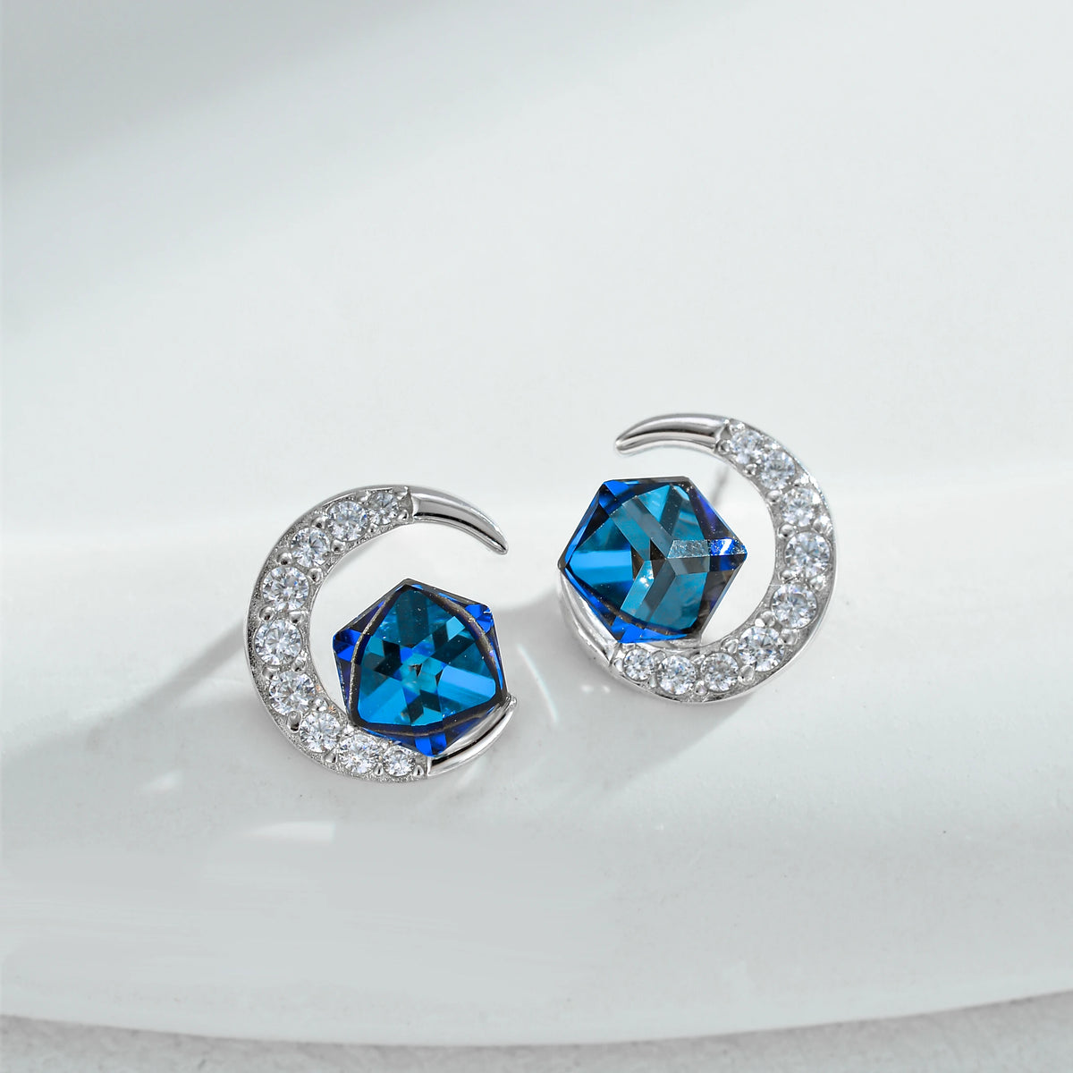 ArtistA OEM ODM 925 Sterling Silver Blue Austrian Crystal Moon Jewelry Set Necklace Stud Earrings for Women Anniversary Wedding Gift