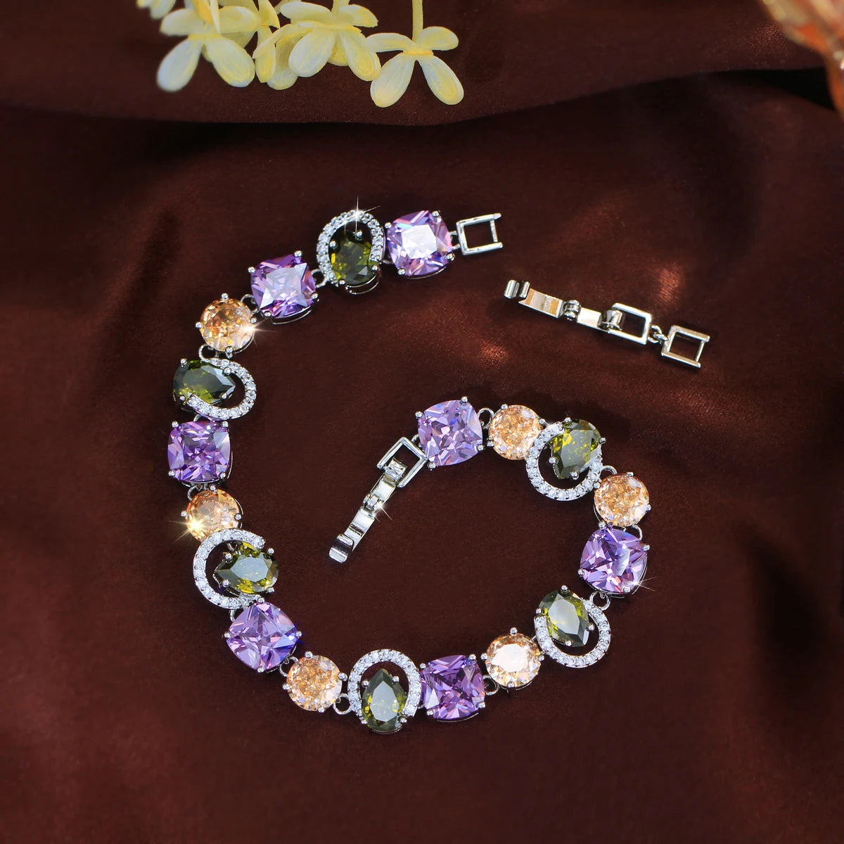 S&S CZ Square Charm Bracelet – Princess Cut – Silver Plated – 18.5cm – Collection