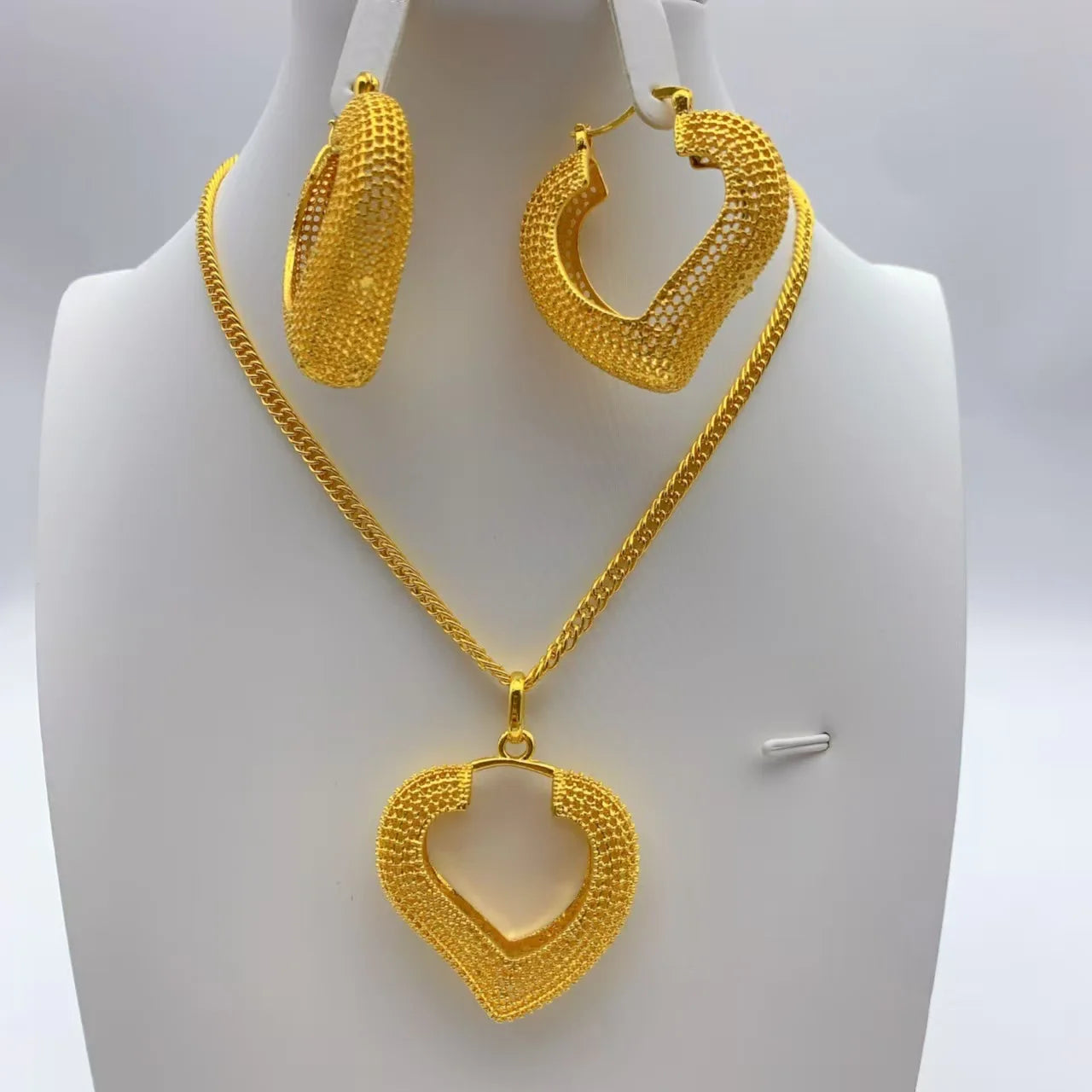 24K Gold Alloy Two-Piece Jewelry Set Indian Dubai Wedding Accessories Sand Gold Twisted Geometric Necklace Earrings for Unisex