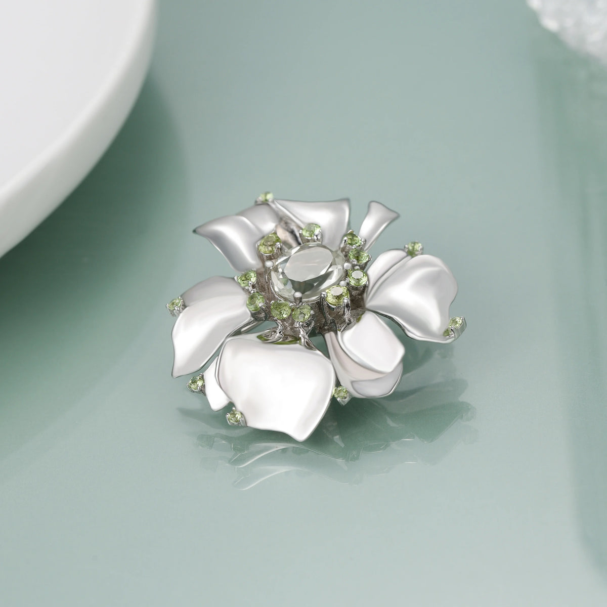 ArtistA Delicate Exquisite 925 Sterling Silver Natural Green Amethyst Blossom Flower Brooch Pin Peony Brooches for Clothing Decor